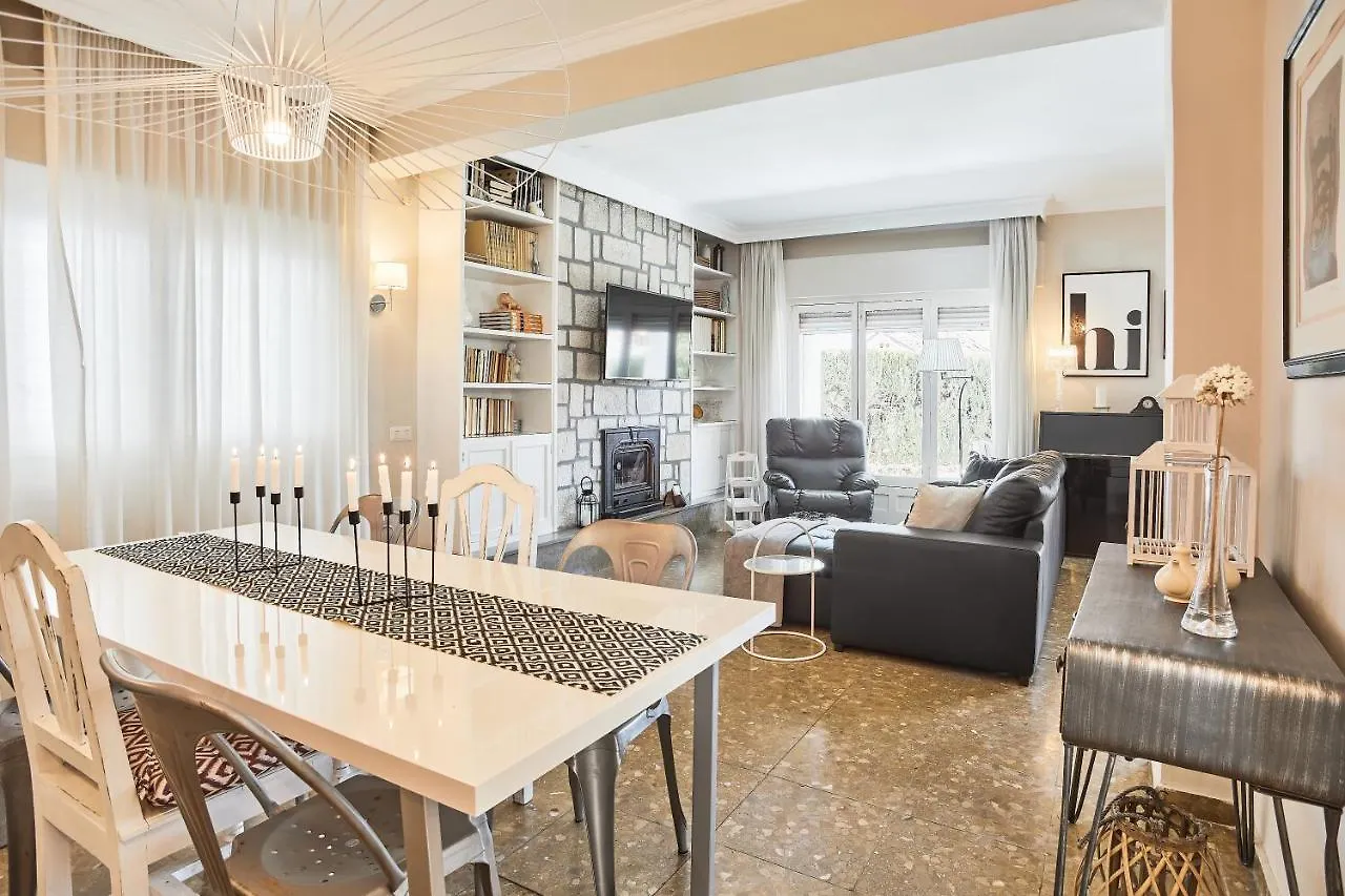 Villa In Fuengirola Center New Salt Water Pool 0*,  إسبانيا